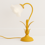 Luminária de Mesa Direcionada para Leitura com Modelo Articulado