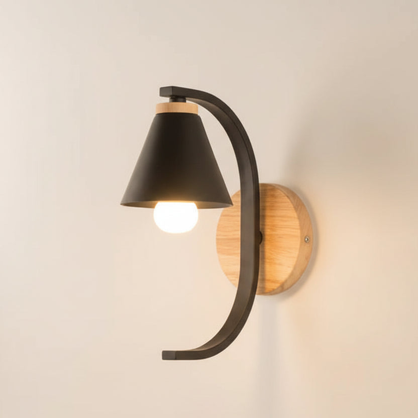 Luminária de Parede de Madeira com Design Artístico e Elegância Nórdica